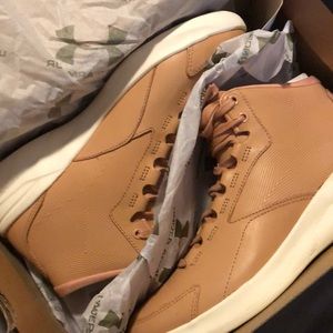 Under Armour Charged Pivot 6